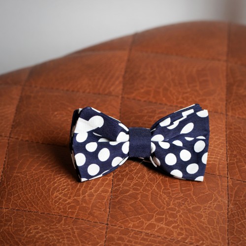 Dark blue polka dot bow tie - product image